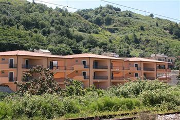 Residence Pietre Bianche Aparthotel Pizzo (Calabria)